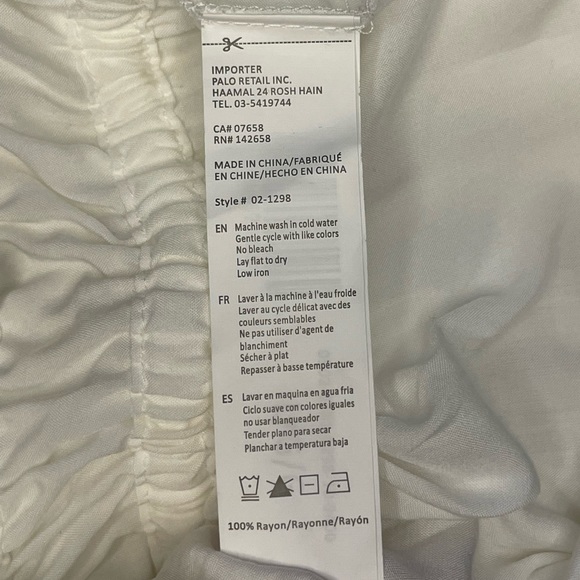 Streetwear Society Light White V-neck Crop Top with Lace in Medium - Picture 6 of 7